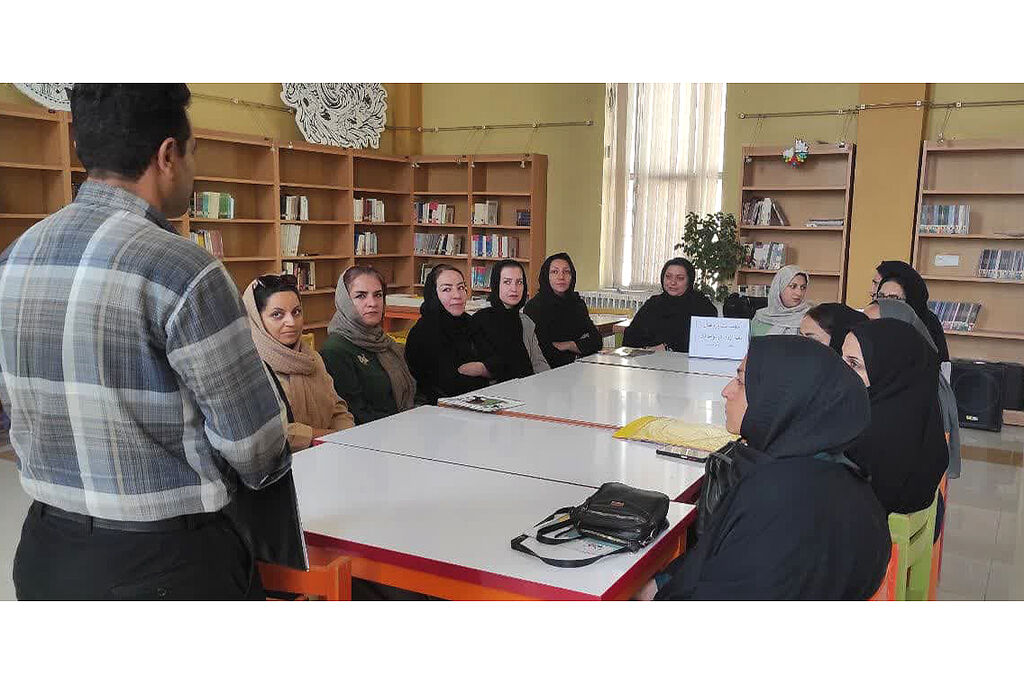 مادران اعضا با «تابآوری در دوران نوجوانی» آشنا شدند