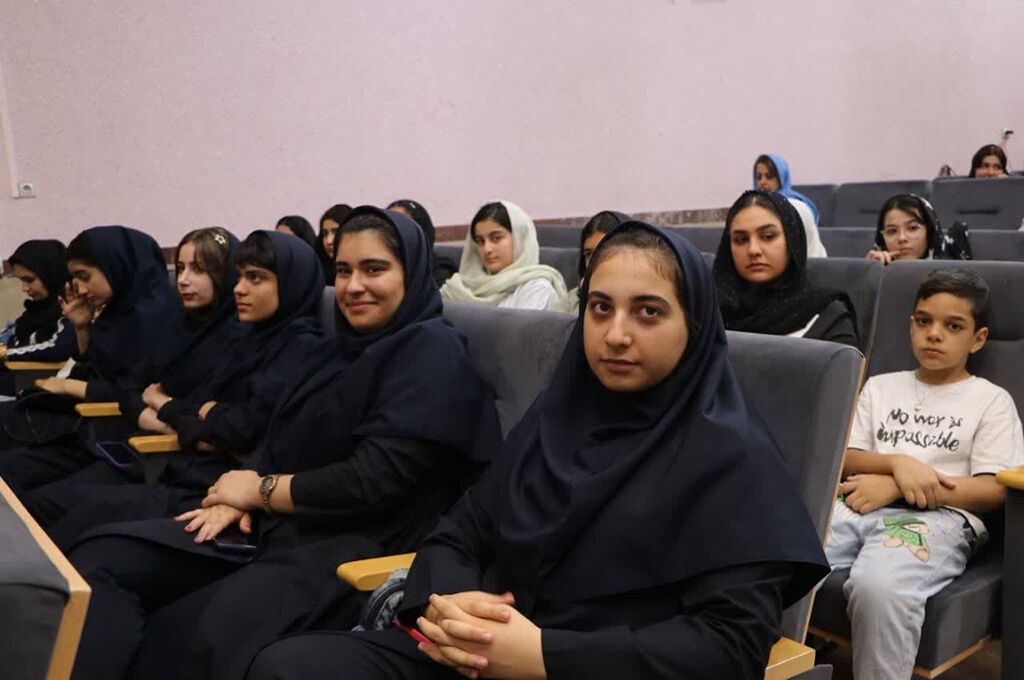 آیندهای سبز با دستان کودکان؛ ویژهبرنامه روز جهانی بدون پلاستیک در رشت