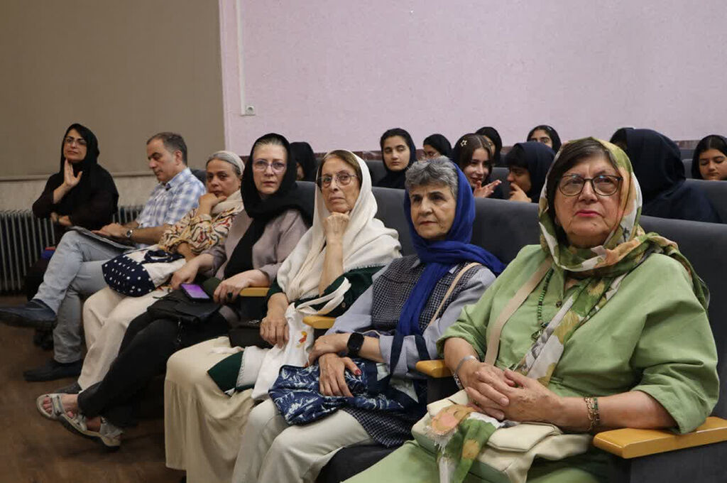 آیندهای سبز با دستان کودکان؛ ویژهبرنامه روز جهانی بدون پلاستیک در رشت