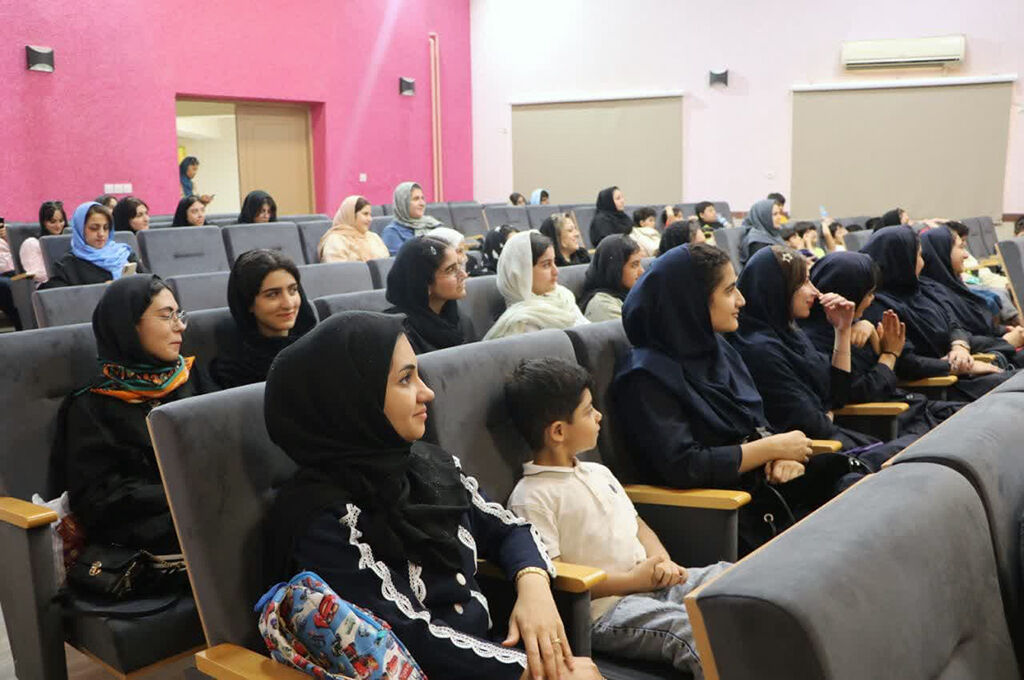 آیندهای سبز با دستان کودکان؛ ویژهبرنامه روز جهانی بدون پلاستیک در رشت