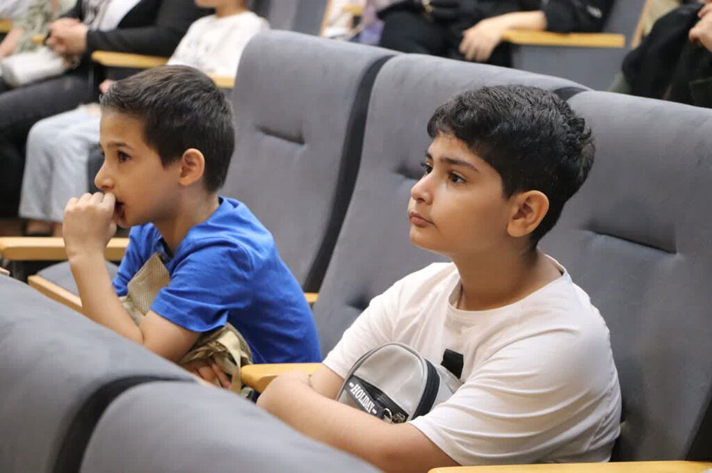 آیندهای سبز با دستان کودکان؛ ویژهبرنامه روز جهانی بدون پلاستیک در رشت