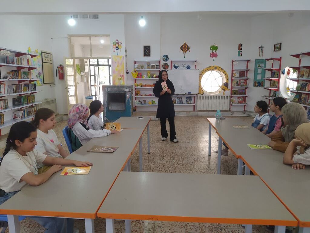 بزرگداشت روزادبیات کودک ونوجوان در کانون استان ایلام 