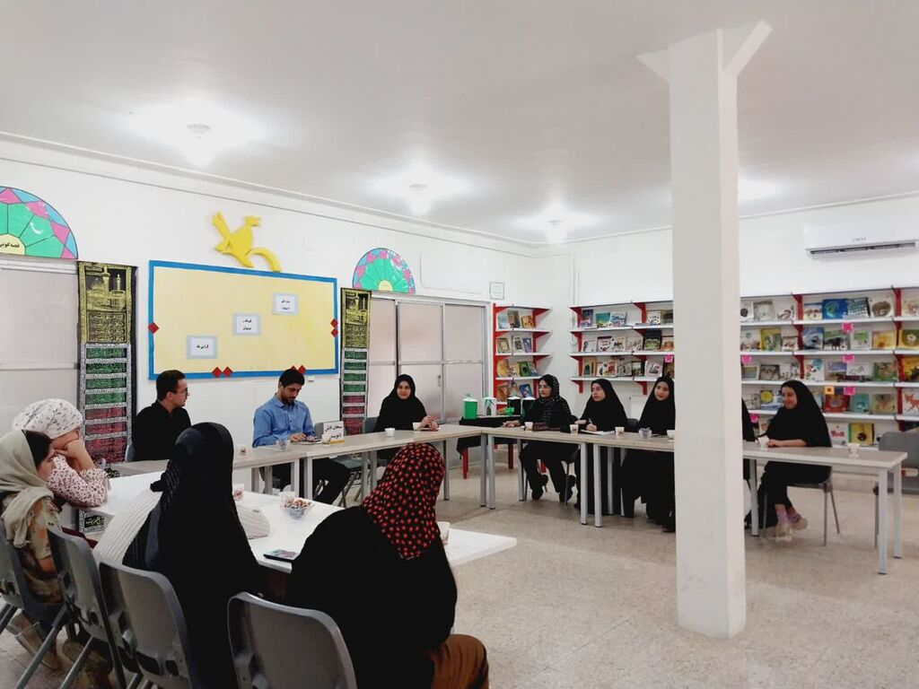 بزرگداشت روزادبیات کودک ونوجوان در کانون استان ایلام 
