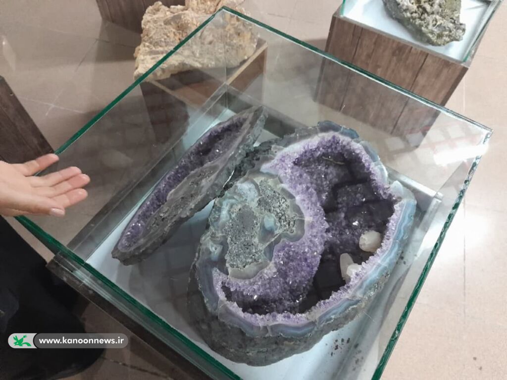 بازدید علمی اعضای مراکز کانون گرگان از موزه سنگ