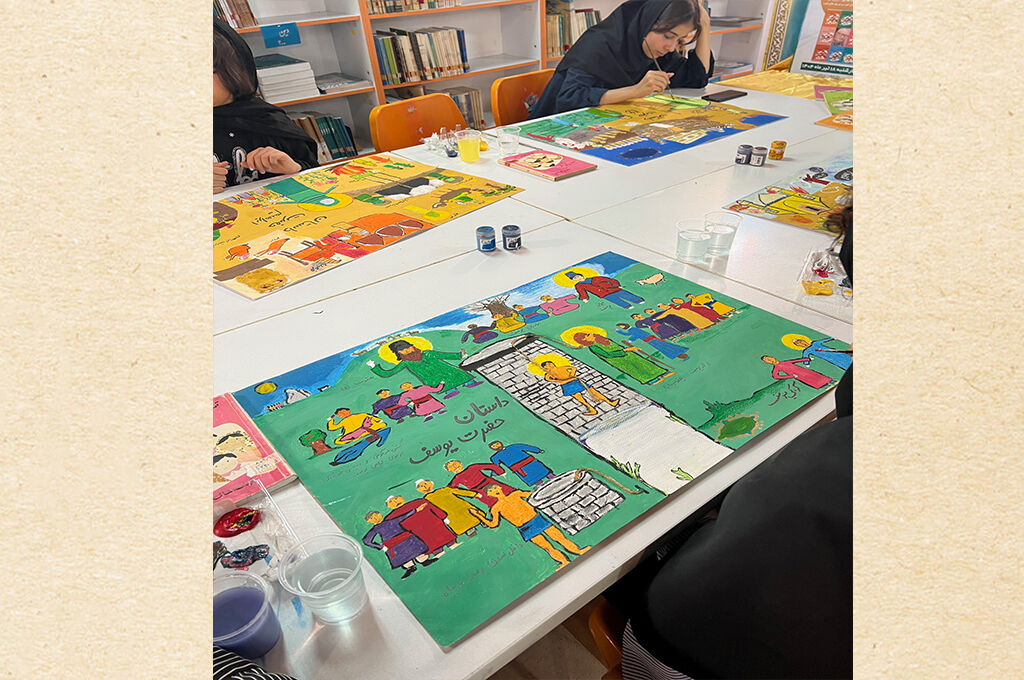 اعضای کانون انزلی  با «رنگ و قلم»  به استقبال آثار مهدی آذریزدی رفتند