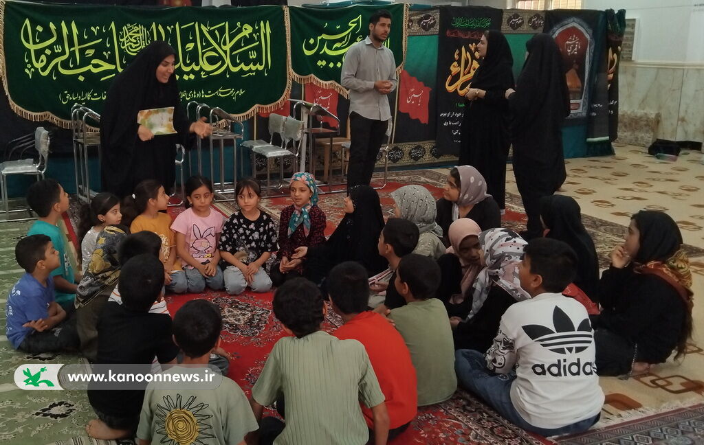 بازدید مدیرکل کانون استان بوشهر از کتابخانه سیار روستایی دشتستان