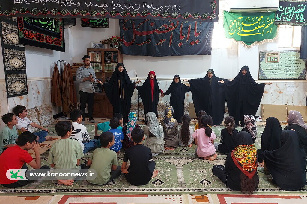 بازدید مدیرکل کانون استان بوشهر از کتابخانه سیار روستایی دشتستان