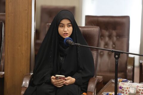 شعرخوانی شاعران نوجوان کانون در حضور نماینده ولی فقیه در استان همدان