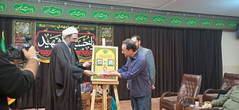 شعرخوانی شاعران نوجوان کانون در حضور نماینده ولی فقیه در استان همدان