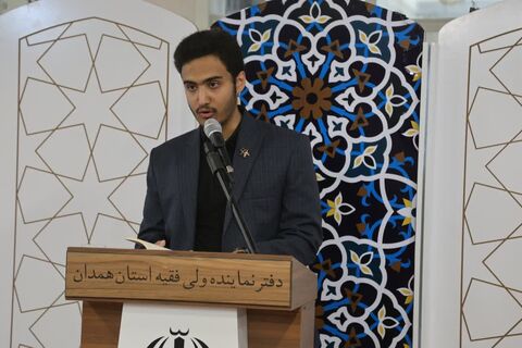 شعرخوانی شاعران نوجوان کانون در حضور نماینده ولی فقیه در استان همدان