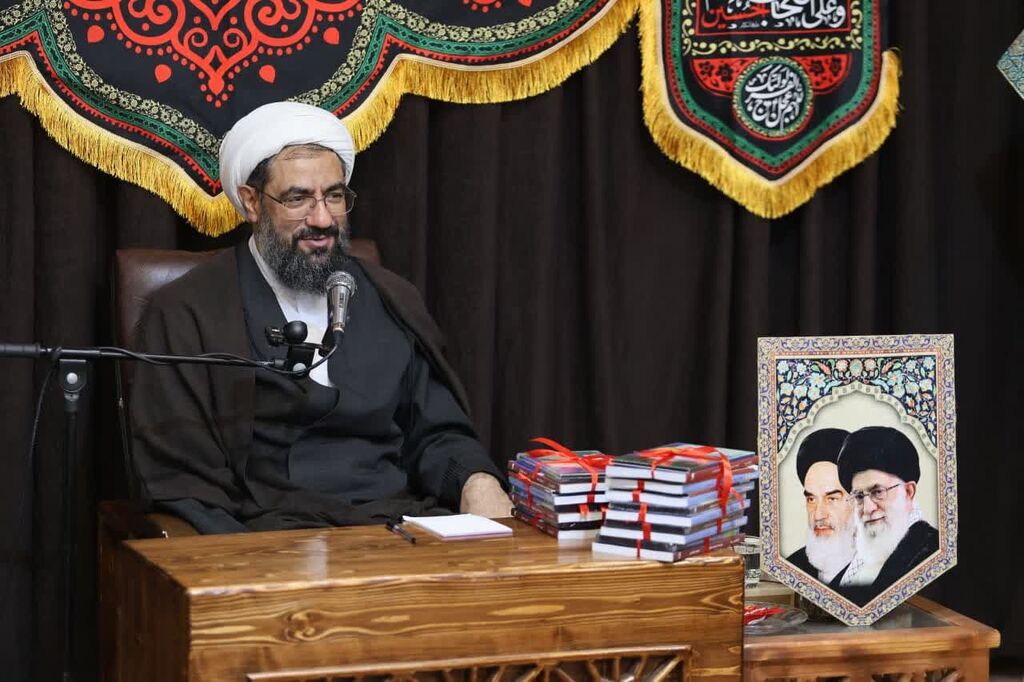 شعرخوانی شاعران نوجوان کانون در حضور نماینده ولی فقیه در استان همدان