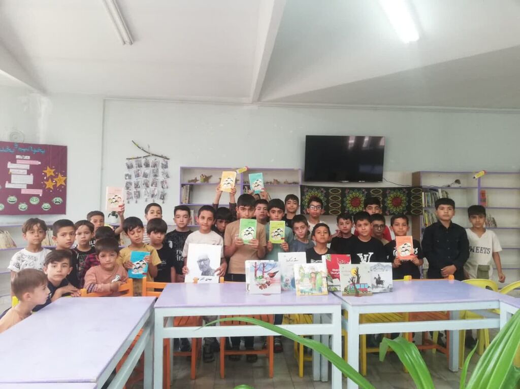 برگزاری ویژه برنامه "لبخند ادبیات به کودک و نوجوان" در مراکز کانون همدان