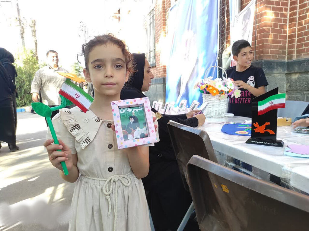 غرفه کودک و نوجوان؛ روایت عشق و معرفت عاشورایی از زبان نسل آینده
