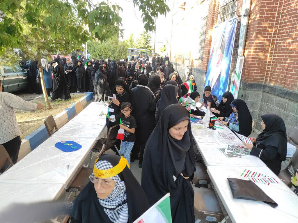 غرفه کودک و نوجوان؛ روایت عشق و معرفت عاشورایی از زبان نسل آینده