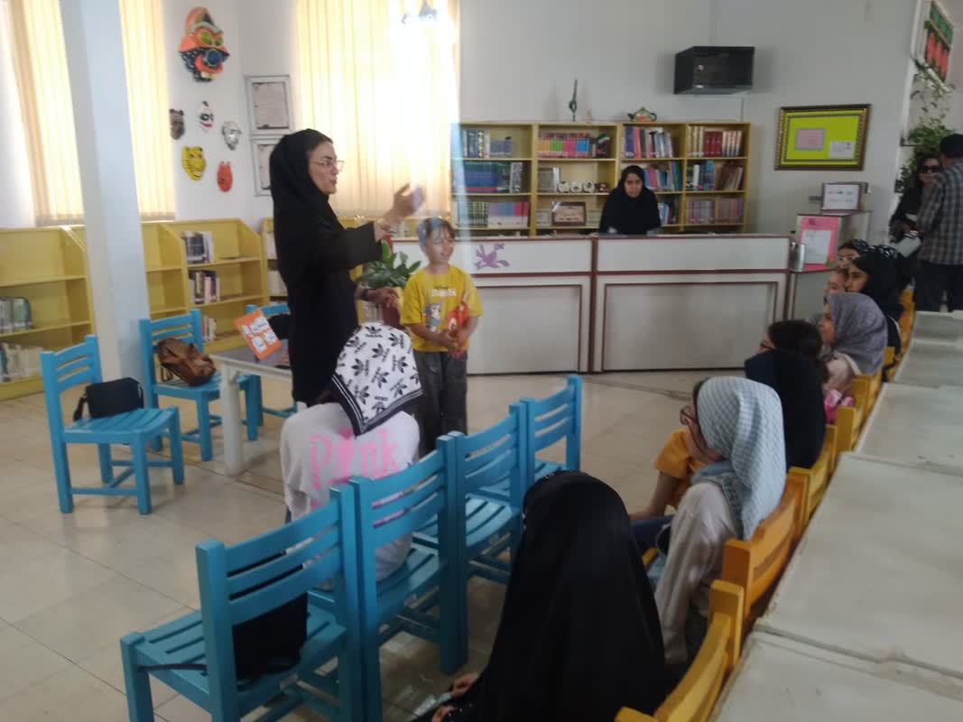 اعضای کانون استان مرکزی با آیین سخنوری آشنا شدند