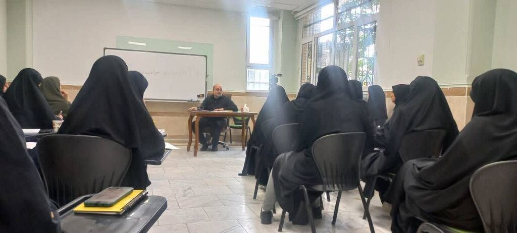 حضور مربی استان کرمانشاه در اولین دوره تربیت مربی کشور