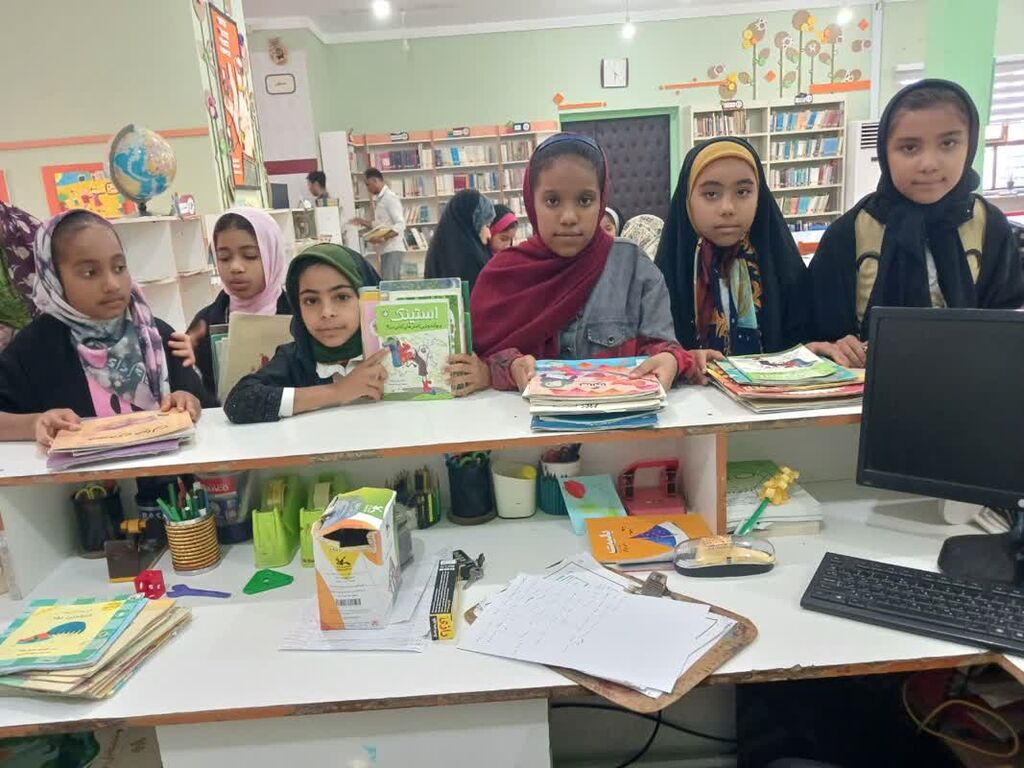 یکی از پایه های رشد فکری و فرهنگی هر جامعه مطالعه است