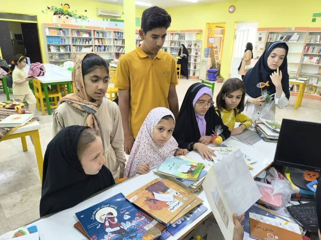 یکی از پایه های رشد فکری و فرهنگی هر جامعه مطالعه است