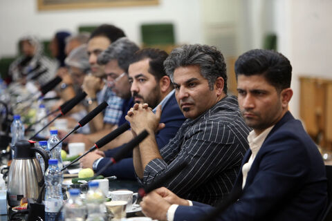 نشست هم‌اندیشی تولیدکنندگان و فعالان صنعت اسباب‌بازی
