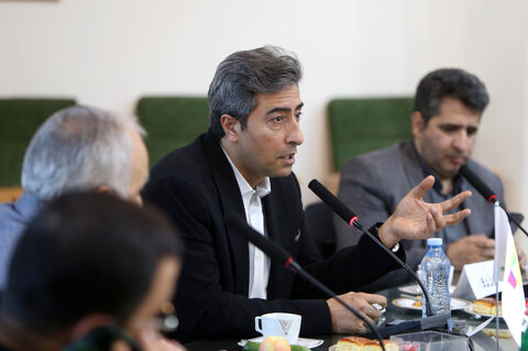 نشست هم‌اندیشی تولیدکنندگان و فعالان صنعت اسباب‌بازی