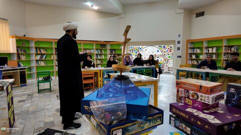 دوره بازی های فکری برای مربیان مراکز فرهنگی هنری کانون استان قم