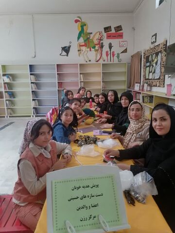 گزارش تصویری/ دست‌سازه‌های اربعین مراکز فرهنگی- هنری کانون همدان