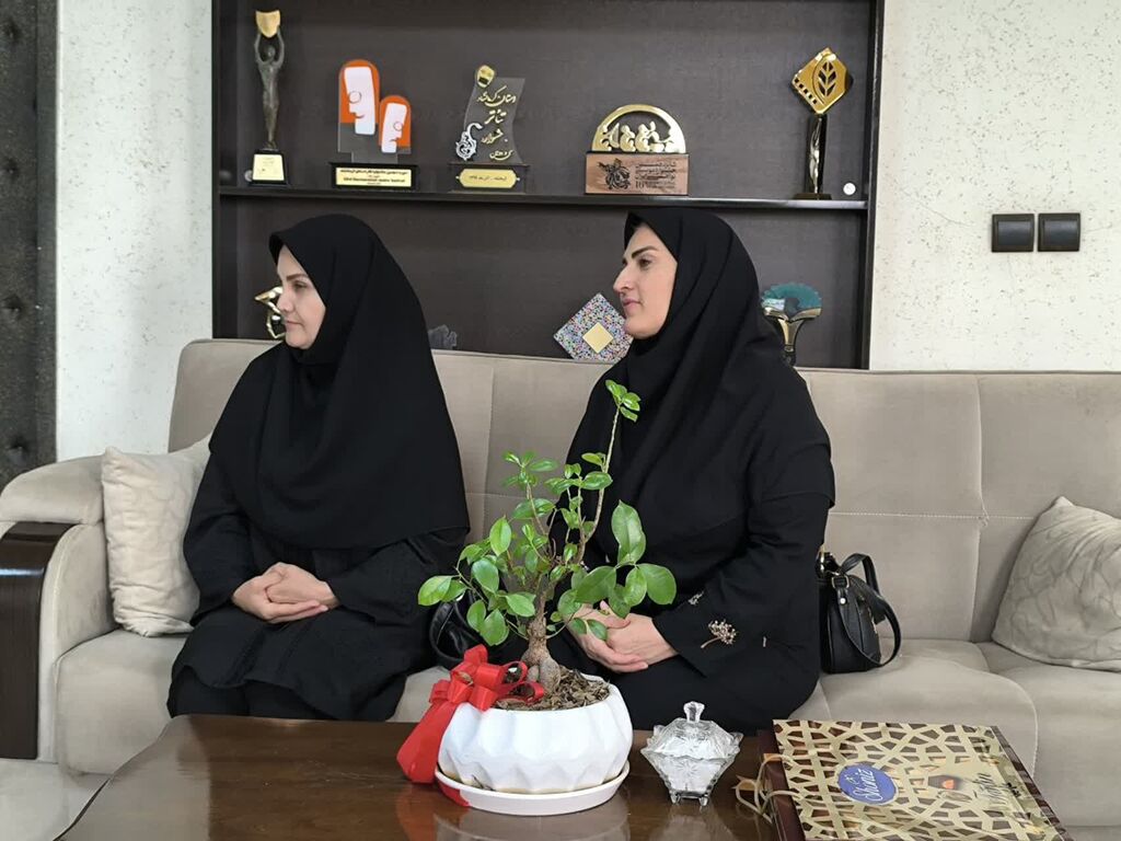 نشست سرپرست کانون کرمانشاه با مدیرکل فرهنگ و ارشاد اسلامی استان