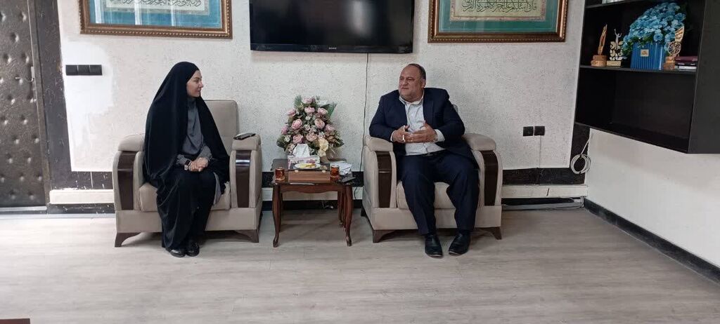 دیدار با مدیرکل فرهنگ و ارشاد اسلامی نشست سرپرست کانون کرمانشاه با مدیرکل فرهنگ و ارشاد اسلامی استان