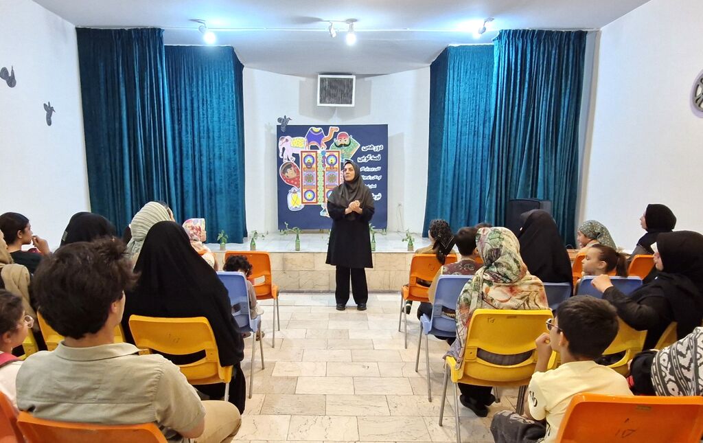 چهارمین دورهمی قصه گویی استان تهران