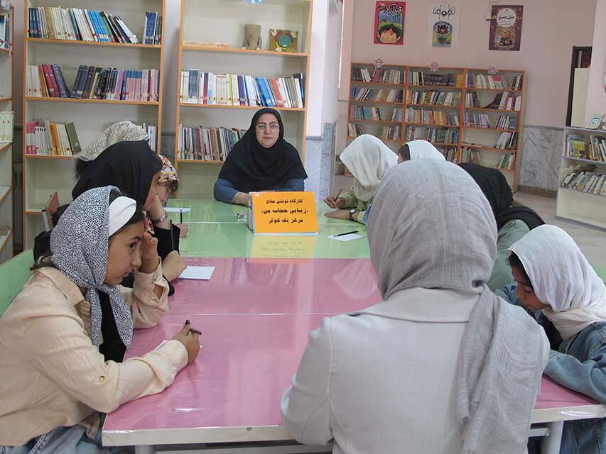 گرامیداشت هفته عفاف و حجاب در مرکز شماره یک کانون کوثر برنامه گرامیداشت هفته عفاف و حجاب در مرکز شماره یک کانون کوثر برگزار شد