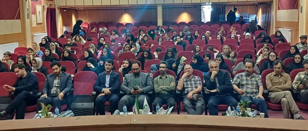 باشگاه ادبی سیمرغ کانون همدان افتتاح شد