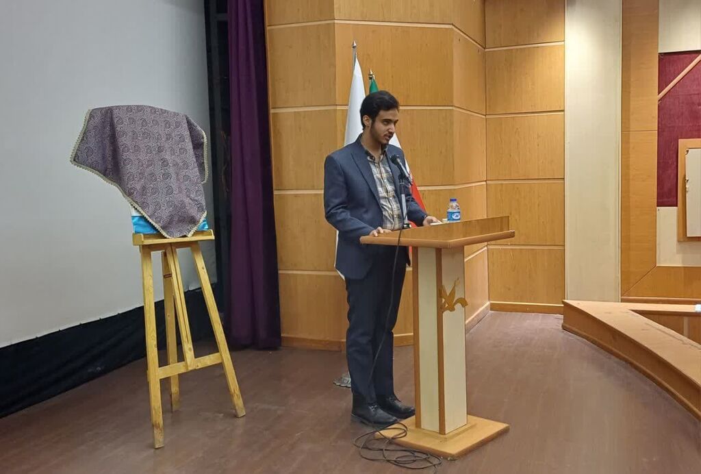 باشگاه ادبی سیمرغ کانون همدان افتتاح شد