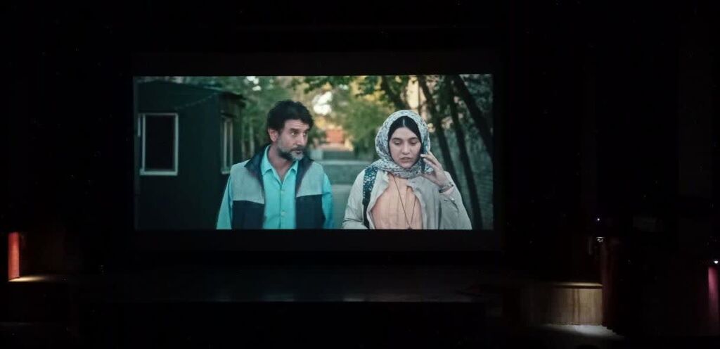 نوجوانان و والدین مجتمع آفرینش کانون کرمانشاه به تماشای فیلم "زیبا صدایم کن" نشستند