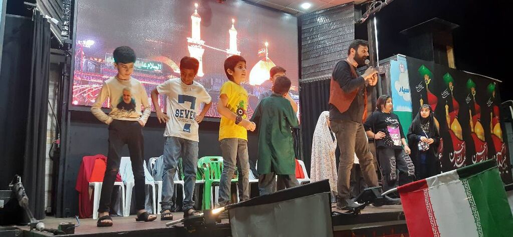 نخستین اجرای تریلی سیار کانون پرورش فکری فارس با نمایش «قصههای واقعی»