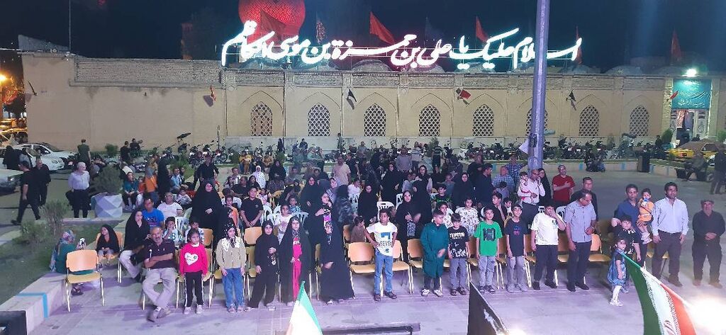 نخستین اجرای تریلی سیار کانون پرورش فکری فارس با نمایش «قصههای واقعی»