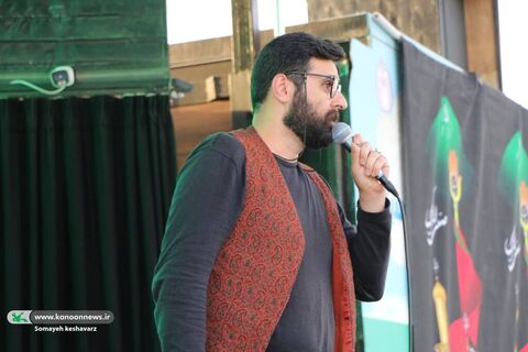 روز دوم اجرای تماشاخانه سیار با نمایش «قصه‌های واقعی» در شهر صدرا