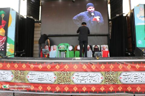 روز دوم اجرای تماشاخانه سیار با نمایش «قصه‌های واقعی» در شهر صدرا