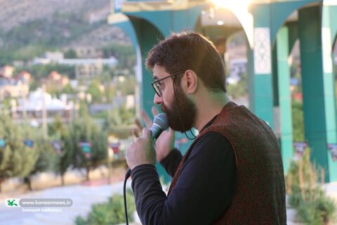 روز دوم اجرای تماشاخانه سیار با نمایش «قصه‌های واقعی» در شهر صدرا