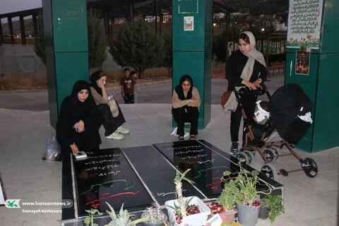 روز دوم اجرای تماشاخانه سیار با نمایش «قصه‌های واقعی» در شهر صدرا