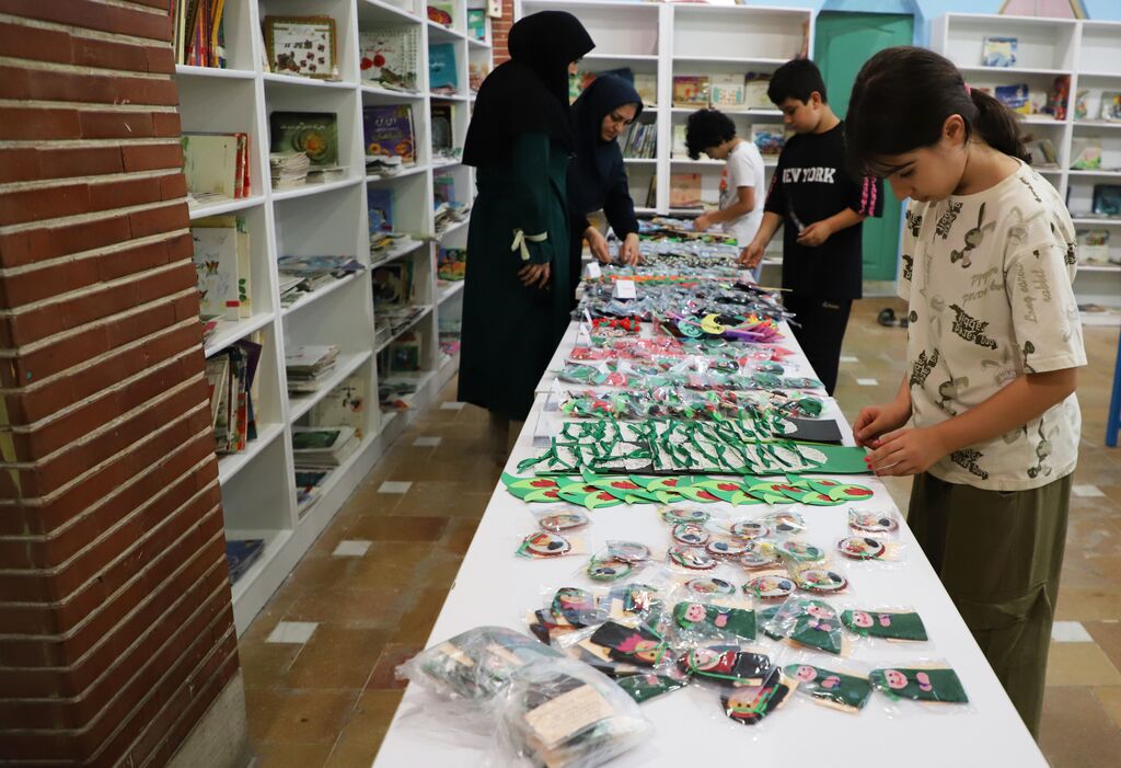 ساخت هدیههایی کودکانه به رسم ارادت حسینی(ع)