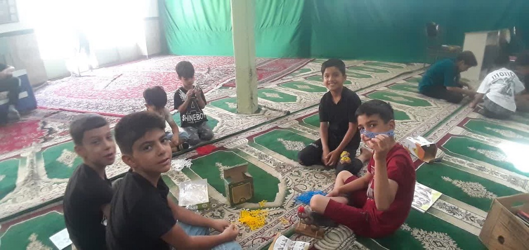 دستسازههای کودکان و نوجوانان استان اصفهان، به زائران اربعین تقدیم میشود