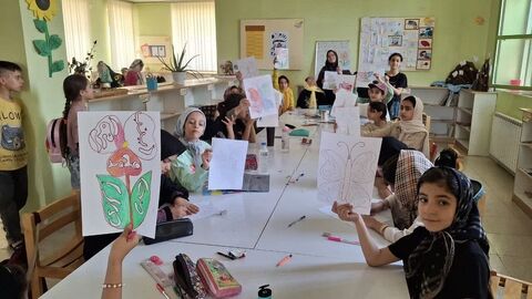 گزارش تصویری ساخت دست‌سازه‌های کودکان و نوجوانان استان اصفهان برای زائران اربعین حسینی