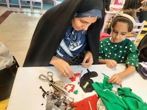 گزارش تصویری ساخت دست‌سازه‌های کودکان و نوجوانان استان اصفهان برای زائران اربعین حسینی