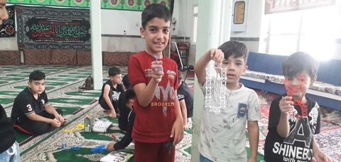 گزارش تصویری ساخت دست‌سازه‌های کودکان و نوجوانان استان اصفهان برای زائران اربعین حسینی