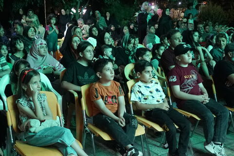 استقبال پرشور کودکان شیرازی از اجرای برنامه‌های مختلف فرهنگی در تماشاخانه سیار