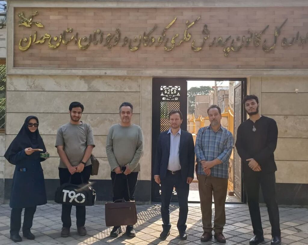 همدان در قاف شعر؛ نوجوانان و مربیان شاعر کانون راهی پایتخت ادب شدند