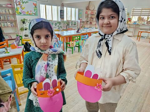 ساخت کلاه آفتابی در کارگاه کاردستی مرکز فرهنگی تایباد