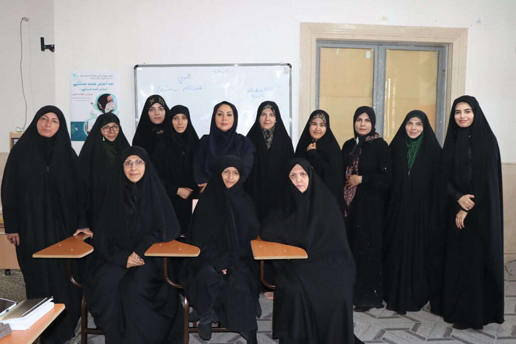 نخستین کارگاه تربیت مربی قصهگویی تهران با حضور الهام دارابی قصهگوی بینالمللی