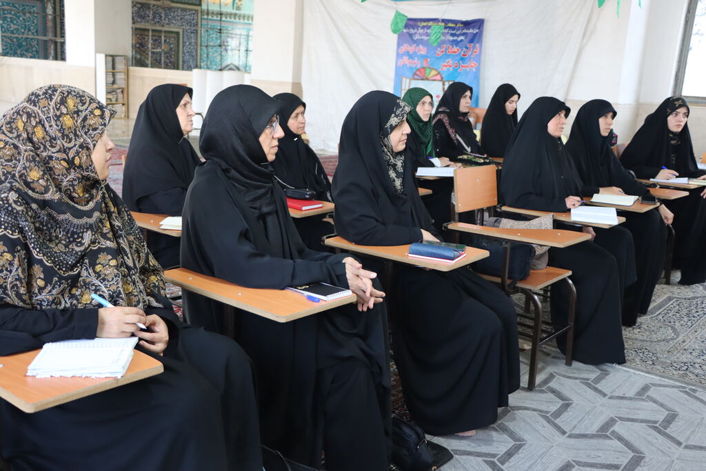 نخستین کارگاه تربیت مربی قصهگویی تهران با حضور الهام دارابی قصهگوی بینالمللی