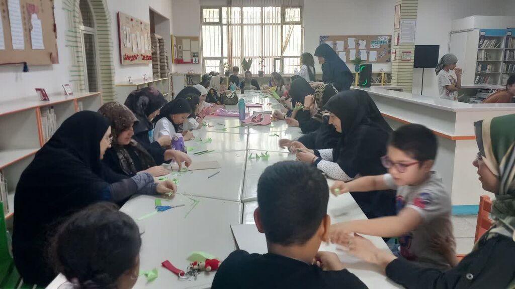 «دست‌سازه‌های حسینی» در  مرکز ۳۲ کانون تهران